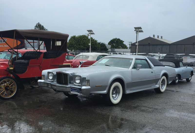 Illustration for article titled The Beautiful Gorgeousness Of A Classic Auto Auction On A Rainy Day